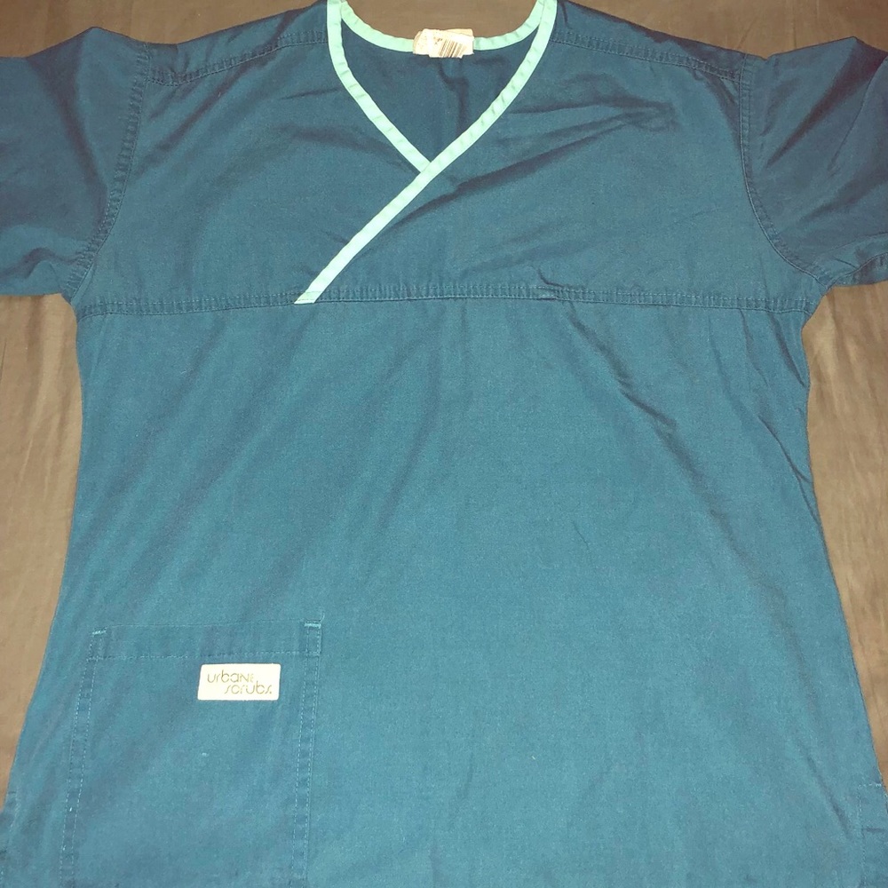 Urbane scrub top - Medium